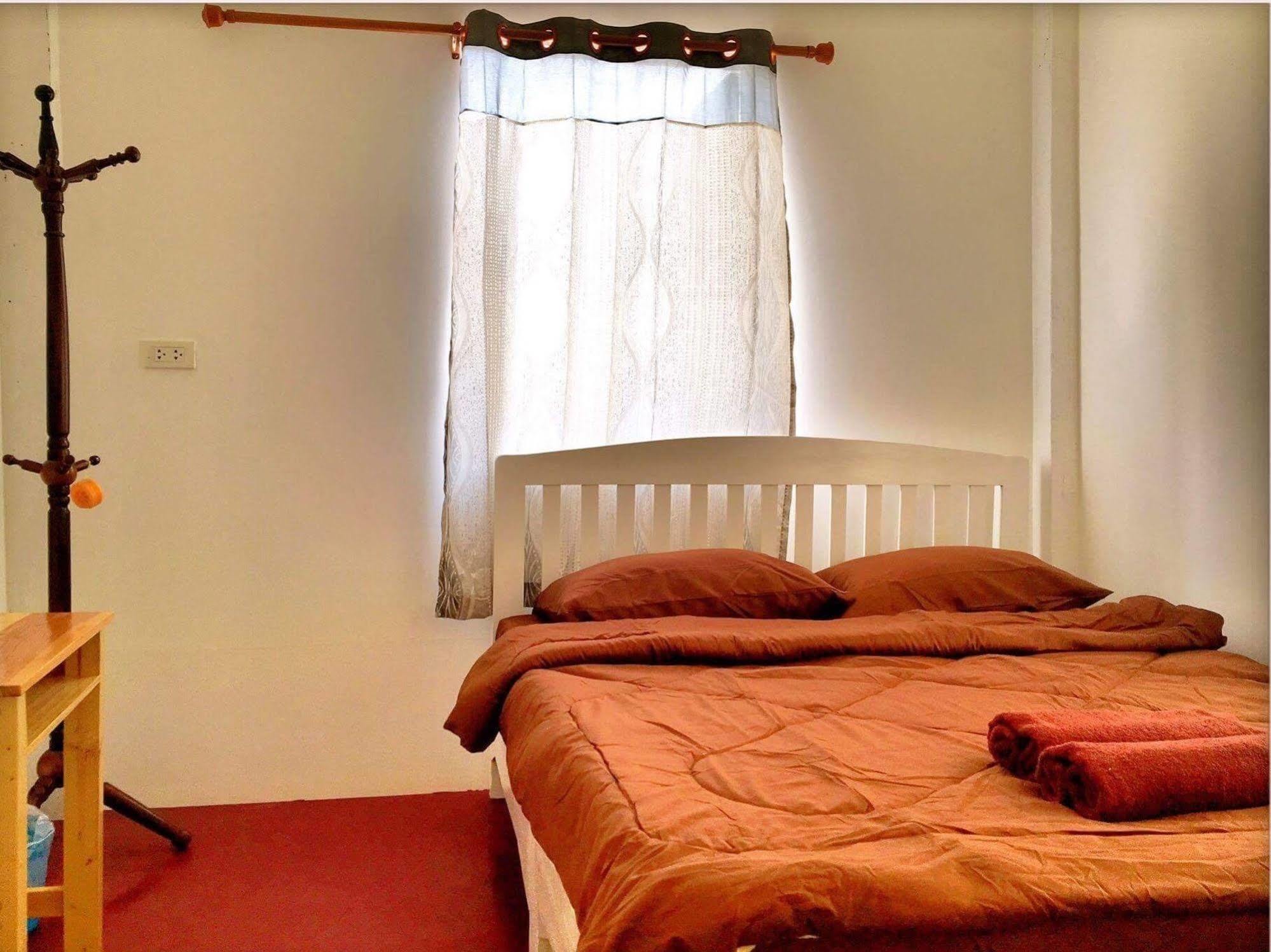 Paapu House Panzió Csiangmaj Kültér fotó